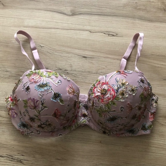 Victoria's Secret Floral Embroidered Bra in Lavender - Picture 2 of 6